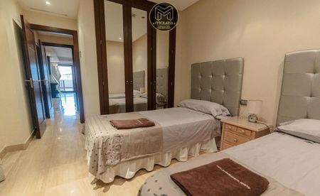 Luxury penthouse for rent in Estepona, Andalusia - Photo 4