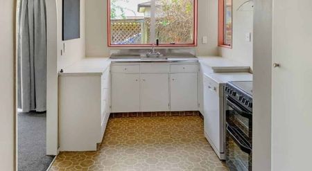 Quiet, Convenient & Perfect for Small Families - Photo 3