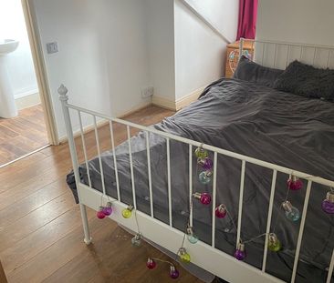 1 Bed Flat, Linden Grove, LS11 - Photo 1