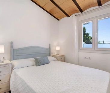 Casa o chalet de alquiler en Camino de Islas Celebes, 7, Las Laguna... - Photo 2