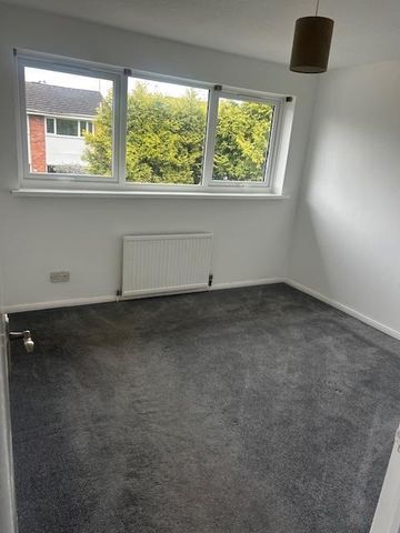 2 bedroom semi-detached house to rent - Photo 2