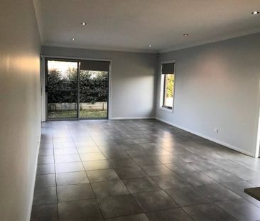 Modern Villa Available - Photo 4