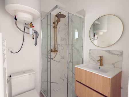 Location Appartement 2 pièces 42m² AUBENAS 07200 - Photo 2