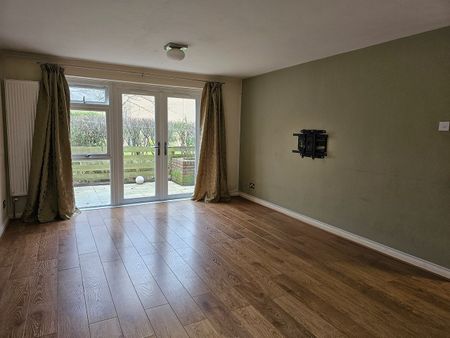 2 Bed Maisonette, Green Acres, CR0 - Photo 2