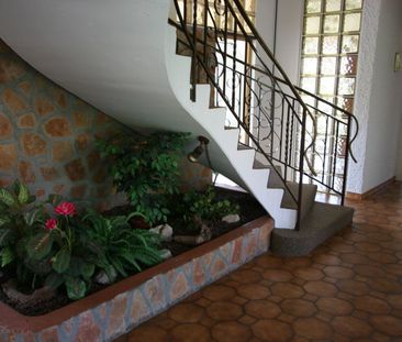 Superbe appartement de 7 pièces avec jardin - Photo 4