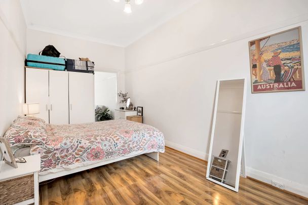 RENOVATED TWO BEDROOM APARTMENT IN PRIME LOCATION - Photo 1