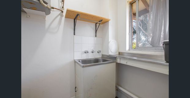 Tidy Two Bedroom Unit - Photo 1