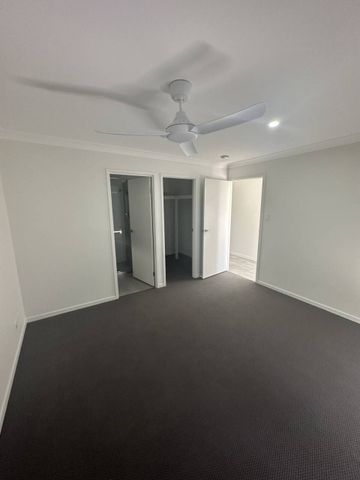 Charming 4 Bedroom Home In Blacks Beach - Photo 4