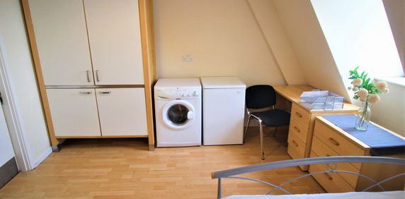 1 Bedroom Studio - Photo 2