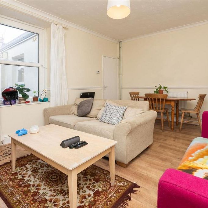 4 bedroom house to rent - Photo 1