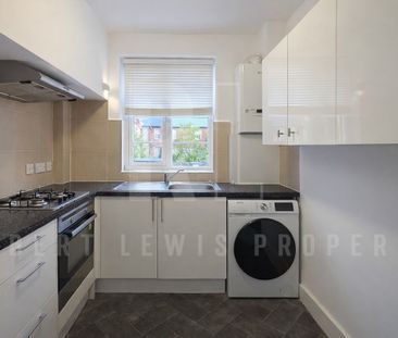 Two Double Bedroom Flat – Marlborough Gardens, London, N20 0SE - Photo 4