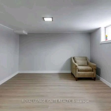 19 Bardwell Crescent #Bsmt B - Photo 3