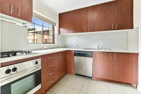TWO BEDROOM APARTMENT NEAR ST JOHNS ROAD & SYDNEY UNIVERSITY - Photo 5