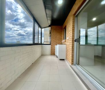 RENOVATED 3 BEDDA WITH ENSUITE & BALCONY! - Photo 6