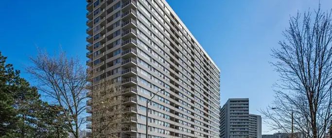 53 Thorncliffe Park Drive | 53 Thorncliffe Park Drive, Toronto - Photo 1