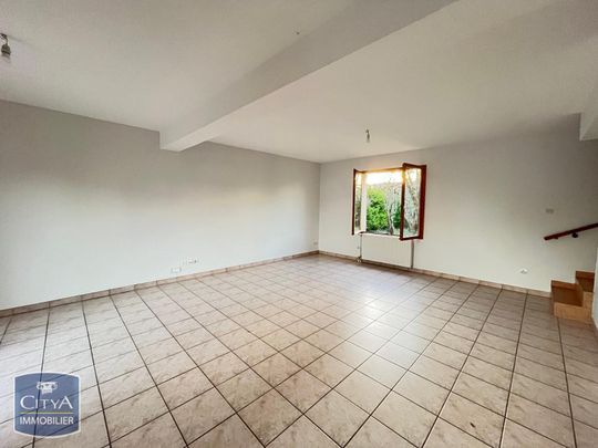 Location Maison 4 pièces 94m² LA CHAPELLE ST URSIN 18570 - Photo 1