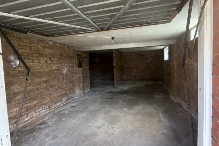 Top-floor 2-bed apartment with balcony & garage in Allawah – bright, open plan living, steps from shops & transport. Inspect now! - Photo 5