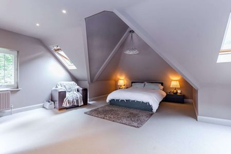 Unique and beautifully presented family home in a semi-rural location. - Photo 5
