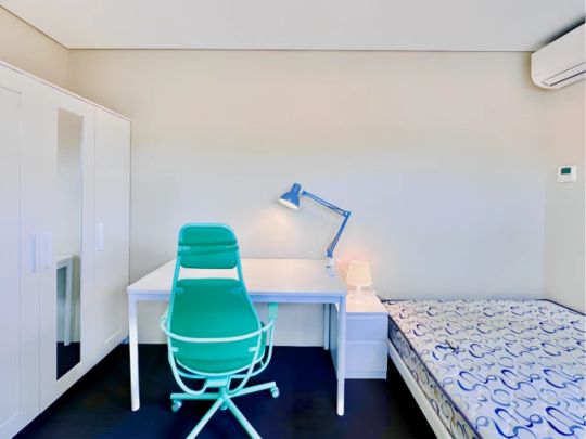 Studio-07311 - Photo 1