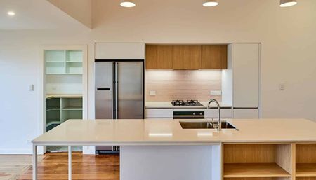 Fully renovated house with amazing views - Photo 2