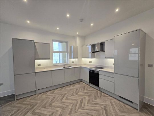 3 bedroom flat to rent - Photo 1