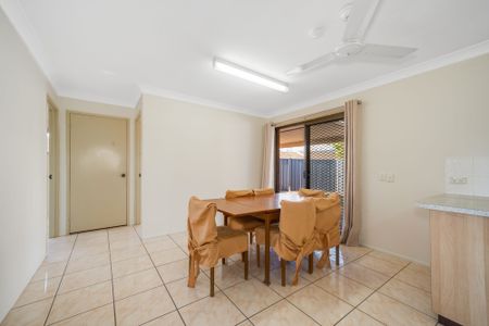 Four bedrooms + Location! - Photo 3