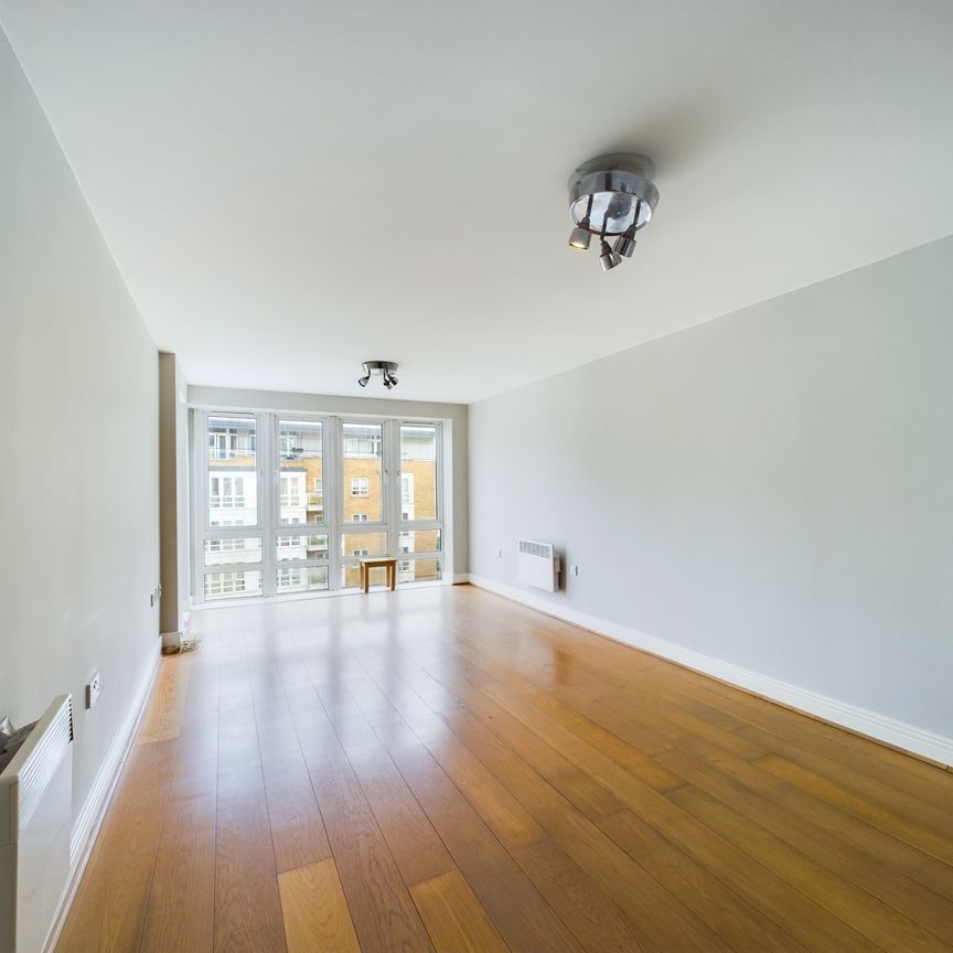 2 bed to rent in St. Davids Square, London, E14 - Photo 1