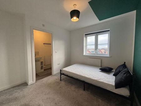 2 bedroom flat to rent - Photo 3