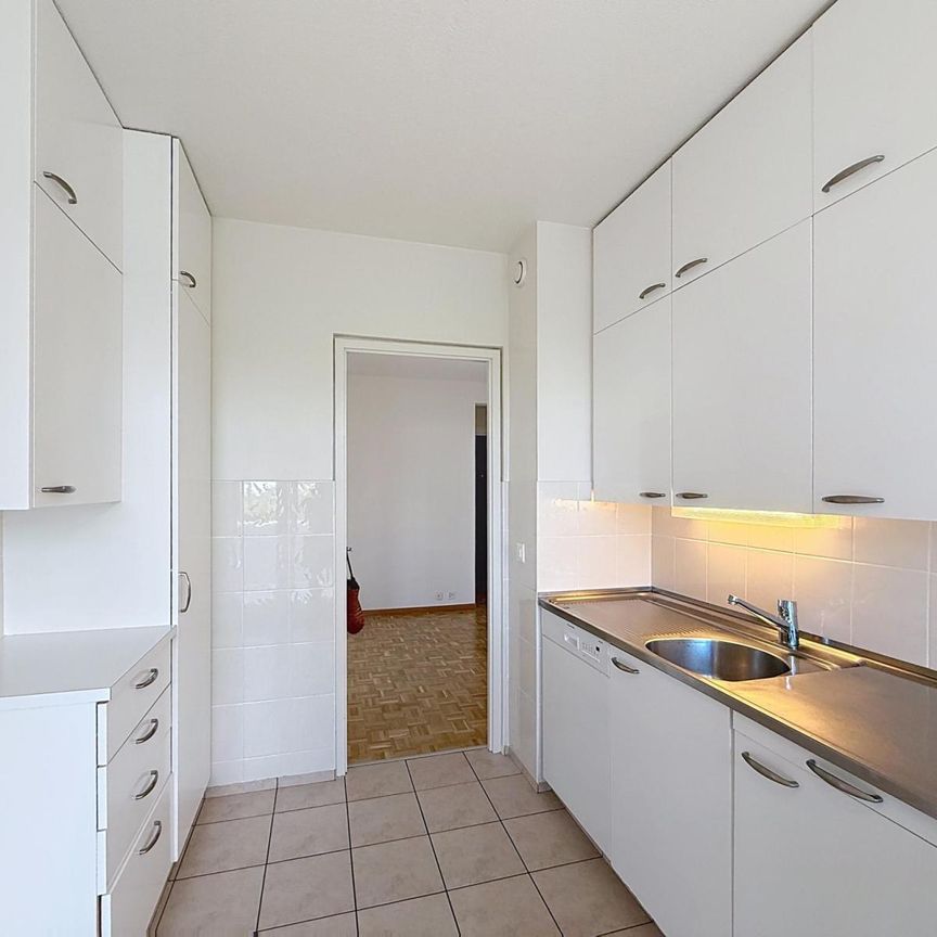 Très joli 5 pièces au 5ème, rafraichi, avec balcons - Photo 1