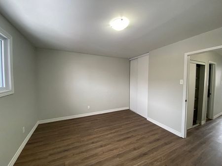 Two Bedroom Townhouse - Photo 2