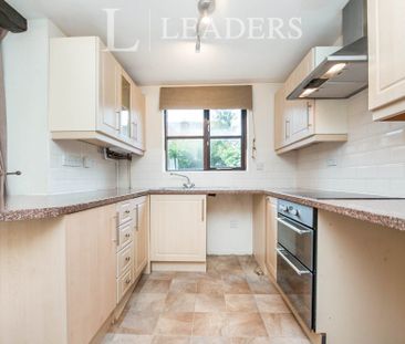 2 bedroom house to rent Haycroft Close, Bishops Cleeve, Cheltenham,... - Photo 1