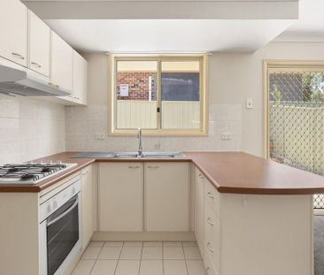 MODERN THREE BEDROOM TOWNHOUSE - Photo 3