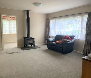 Warm 2 Bedroom + Office Home with extra Rumpus/Hobby Space - Photo 6