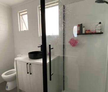 Renovated One Bedroom Flat - Photo 1