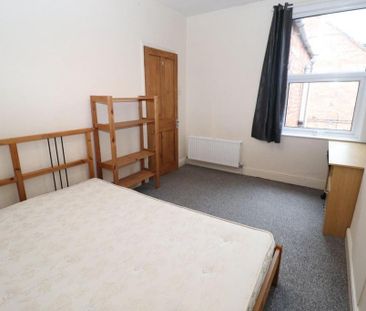 4 bedroom terraced house to rent - Photo 3