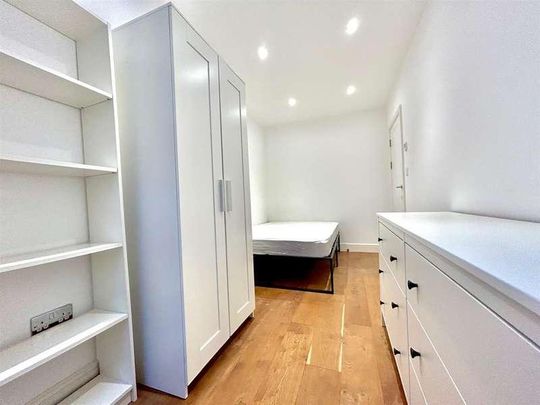 Southerton Road, Hammersmith, W6 - Photo 1