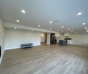 For Lease - 212 Scrivener Drive, Aurora, Ontario - Photo 2