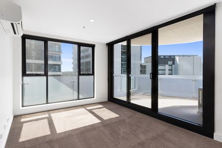 10th floor living in the heart of Gungahlin - Photo 4