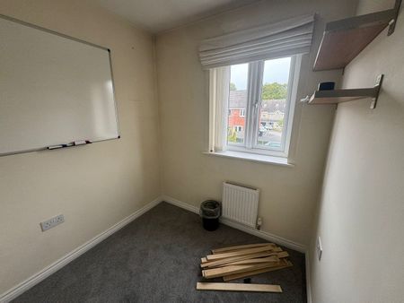 Plantation Drive, Bradford - Photo 4