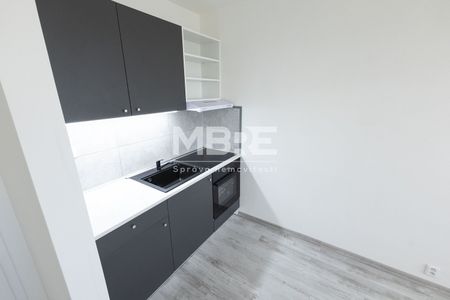 Pronájem bytu 1+kk 31 m² - Fotografie 3