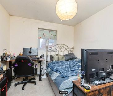 4 bedroom detached house to rent - Photo 3