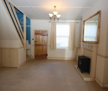 2 bedroom terraced house to rent - Photo 4