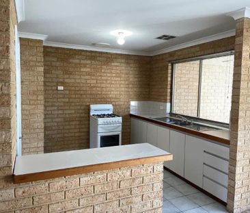 Neat & Low-Maintenance Unit in East Bunbury - Photo 2
