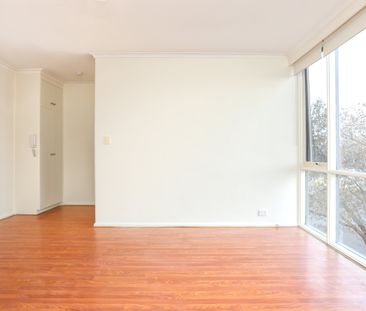 17/32 Richardson Street, Essendon VIC 3040 - Photo 3