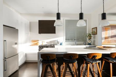 CLASSIC PALM BEACH PITTWATER WATERFRONT - 3-6 MONTH LEASE - Photo 4