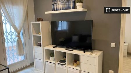 barcelona, Catalonia 08006 - Photo 2