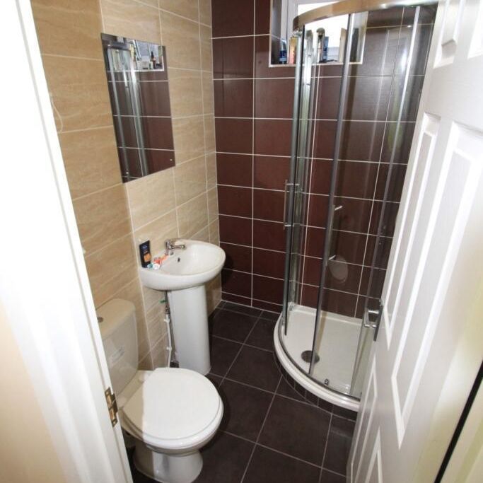 5 bedroom terraced house to rent - Photo 1