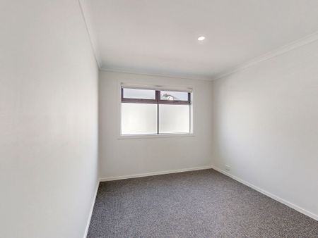 7 Bodega Walk, Brookfield VIC 3338 - Townhouse For Rent | Domain - Photo 2