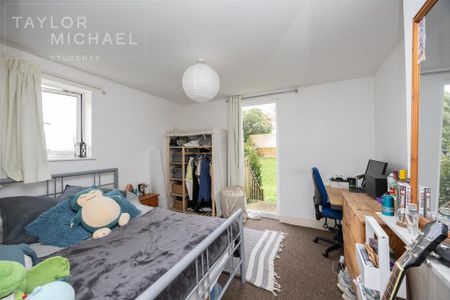 5 bedroom end of terrace house to rent - Photo 5