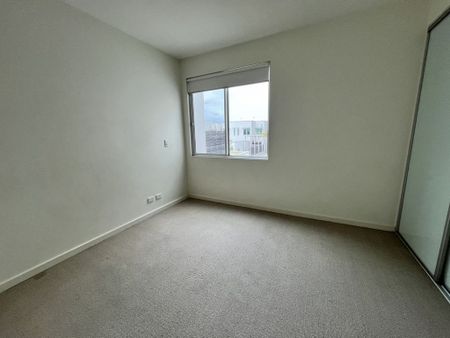 Low-Maintenance Living by the Water! - Photo 3